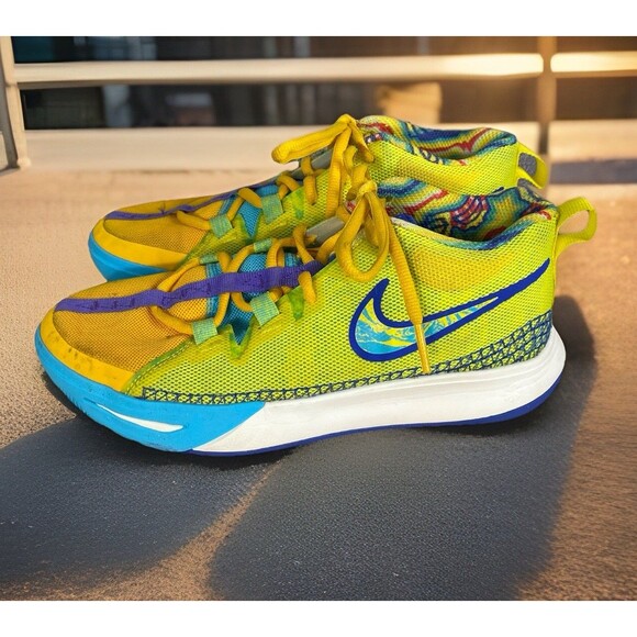 Nike Youth Size 4.5Y Yellow Kyrie Flytrap VI Basketball Sponge Bob Shoe